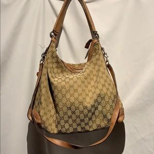 Gucci Purse that has been loved. Awesome Bargin!